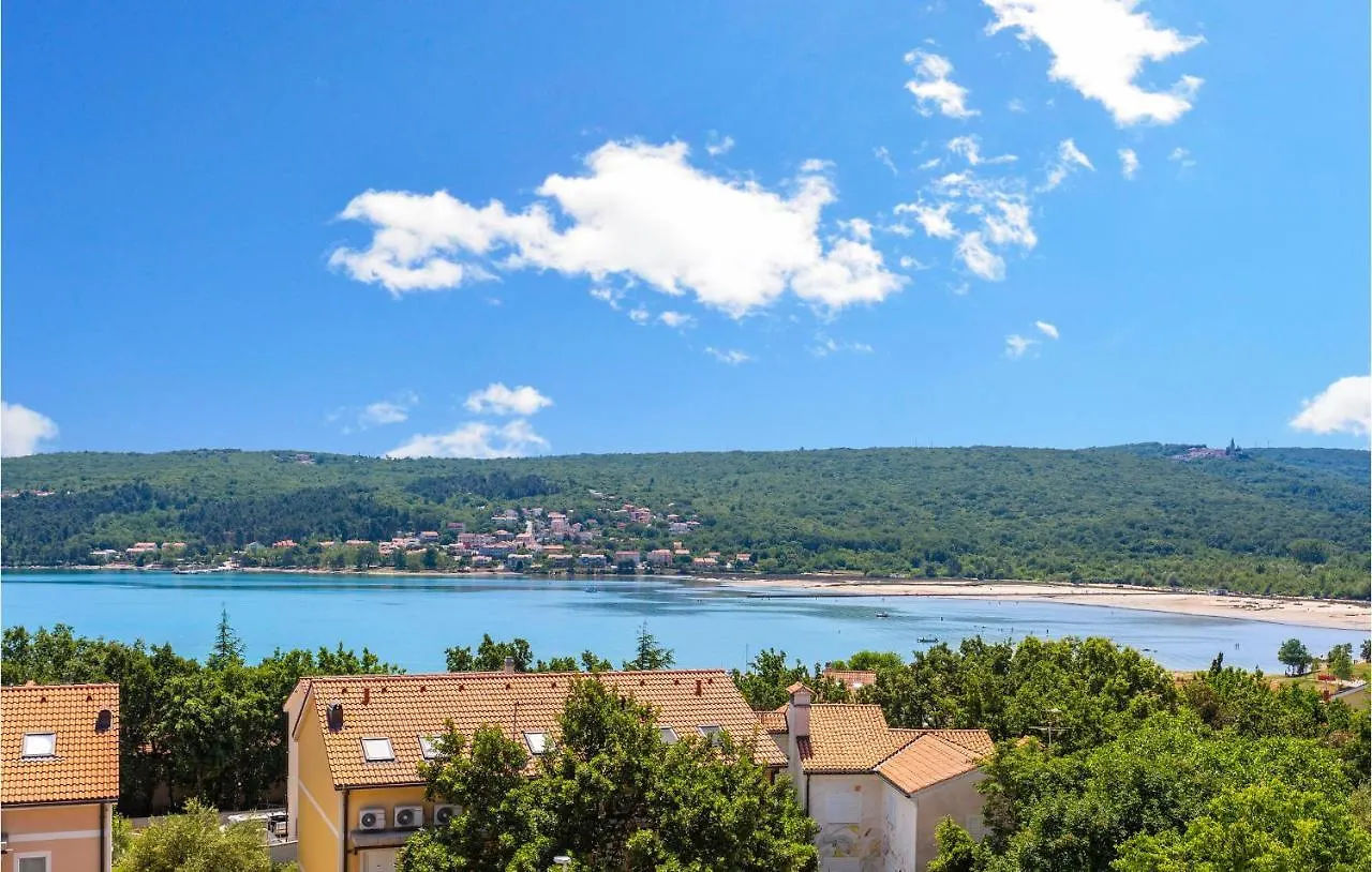 3 Bedroom Cozy Apartment In Dobrinj